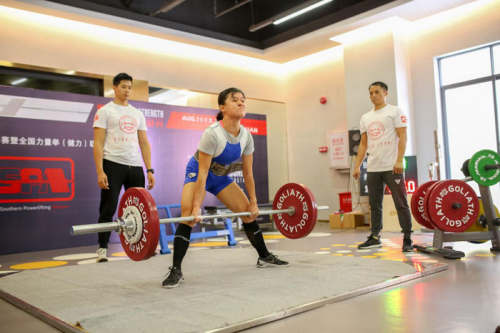 顾城选手比赛现场