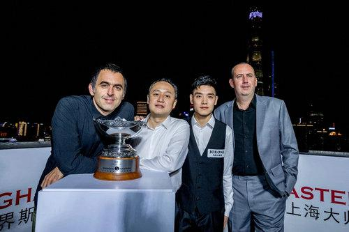 左起：罗尼·奥沙利文，郭华，蒲青松，马克·威廉姆斯