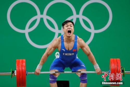 资料图：吕小军在比赛中。中新网记者 盛佳鹏 摄