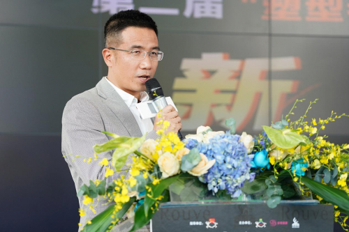 深圳广播电影电视集团体育健康频道总监钟文波先生致辞