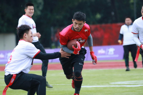 （广中医与北体大激烈对决中）