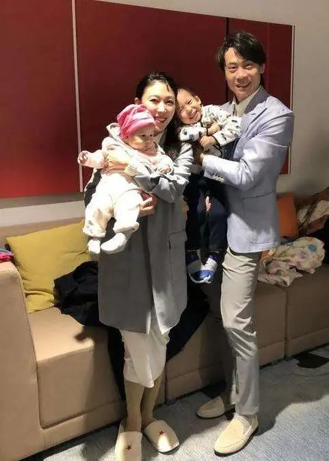 庞清佟健终成眷属