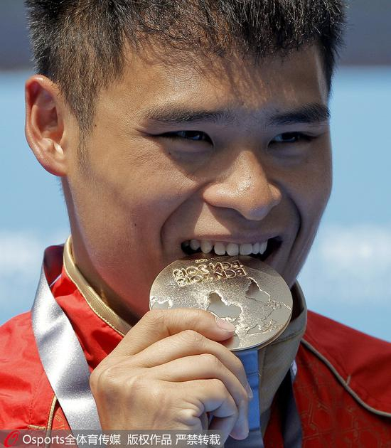 李世鑫2013年巴塞罗那世游赛为中国拿下一米板金牌。