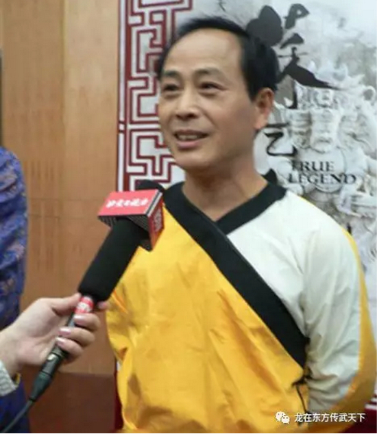峨眉拳代表人物吴信良签署合同