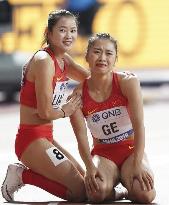 多哈世锦赛梁小静安慰葛曼棋