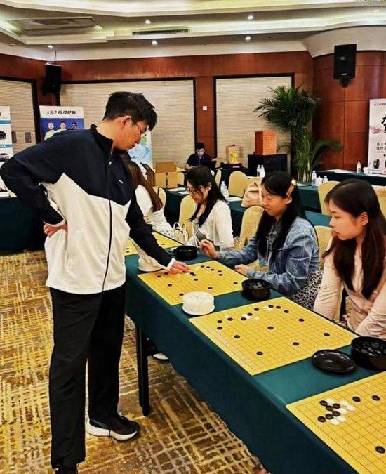 山东队员领有许多女棋迷粉丝