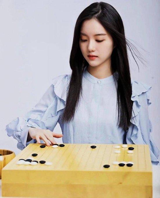 臺北棋手俞俐均四段