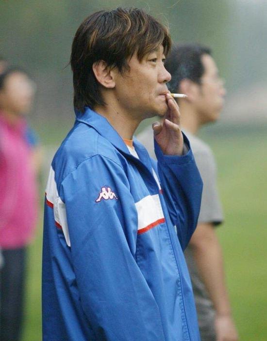 高峰的职业素养让人不敢恭维