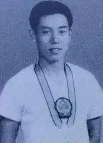 青年时代的沈福儒