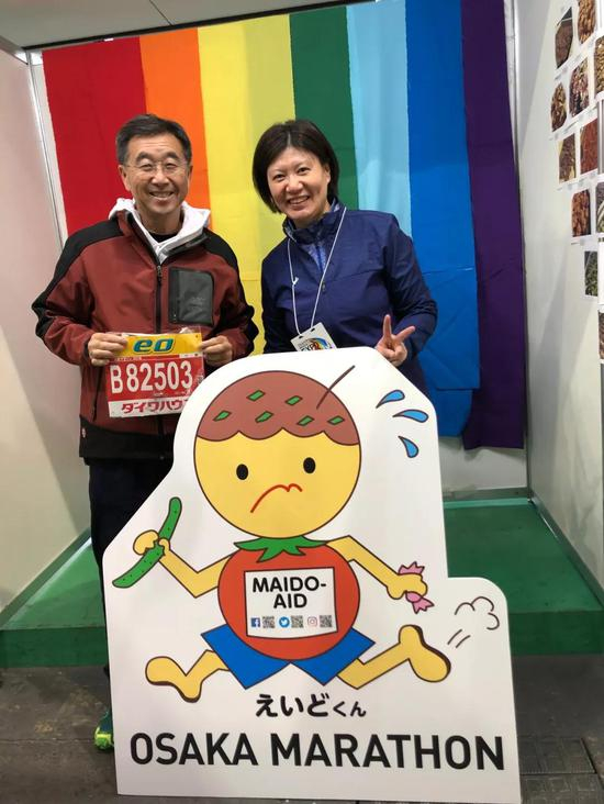 （李小白与刘雪雁教授合影）