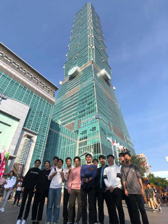 韩国国家队总教练睦镇硕九段，成为韩国棋士来台交流。