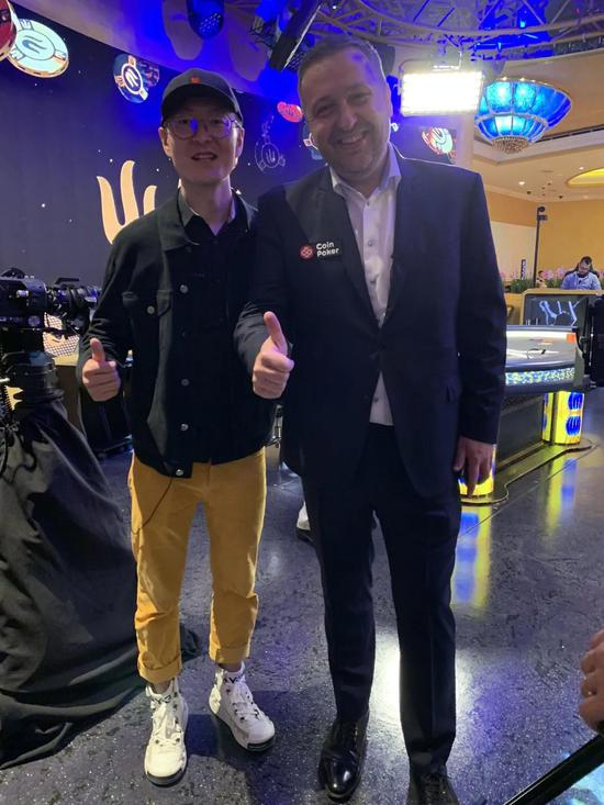 左：吴亚轲 &nbsp; &nbsp; &nbsp;右：Tony G