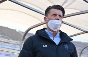 韩国主帅科林-贝尔