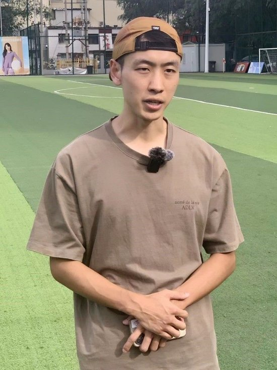 【专访】2025中国网络媒体足球精英赛美团足球队元鑫