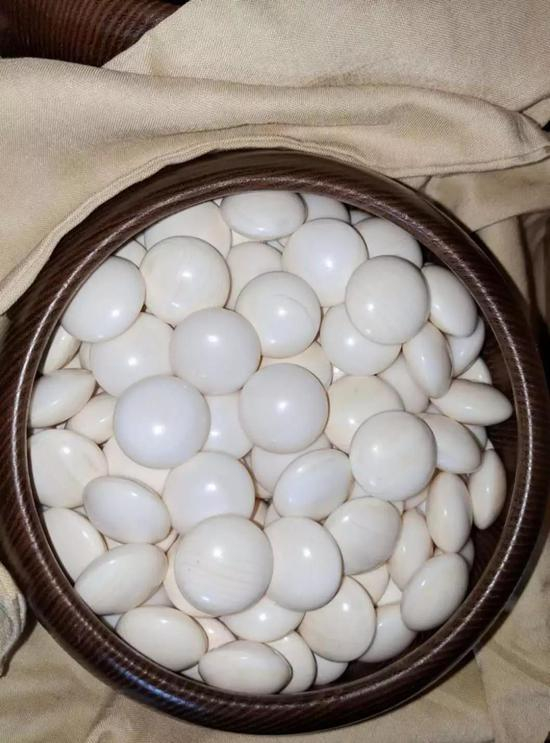 图：棋笥中的41号雪印