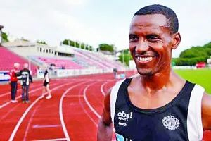 门卫+清洁工布塔跑马拉松