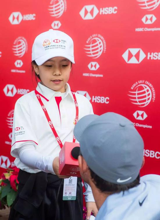 “特约小记者”刘宇婕采访小麦