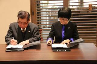 青梅市日中友好协会与人民网签订合作备忘录