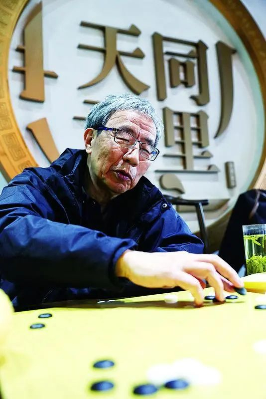 华以刚近影 李铭珅 摄