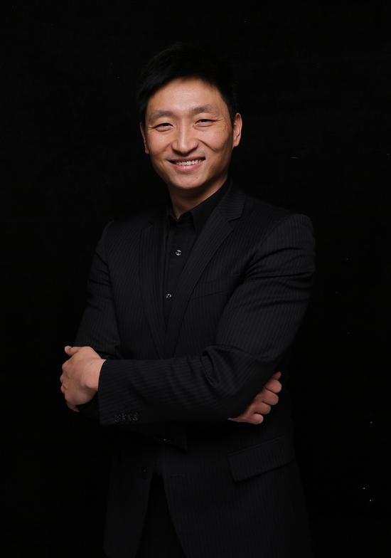 （东方启明星创始人靳星）