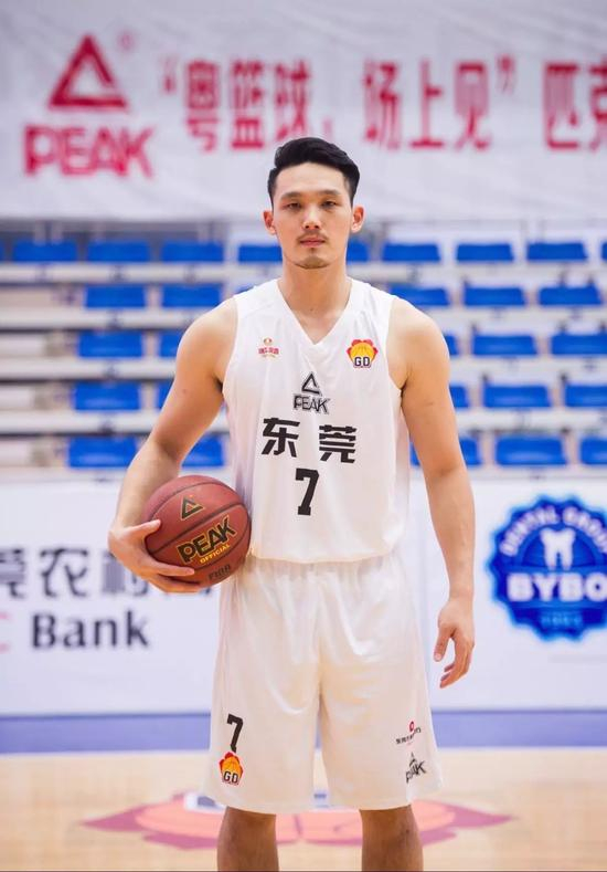 两届粤港杯、首届粤澳杯最佳射手 16赛季广东球王 &nbsp; &nbsp; 陈航