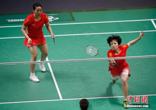 资料图：中国队选手陈清晨/贾一凡正在比赛中。中新社记者 刘关关 摄