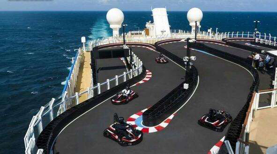 跑车品牌也做SUV？世界上最快的SUV试驾体验