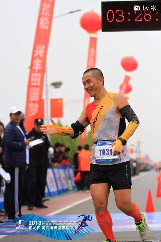 新华社高级记者、中国证券报采访中心主任 卢怀谦