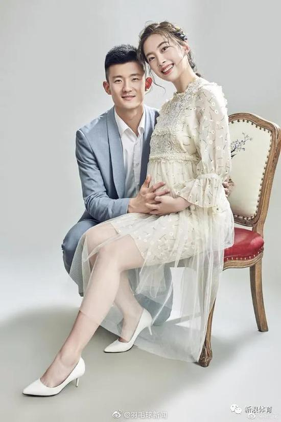 谌龙和妻子王适娴喜得贵子，非常幸福