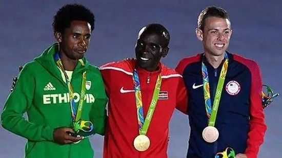 前三名里，银牌最不爱笑