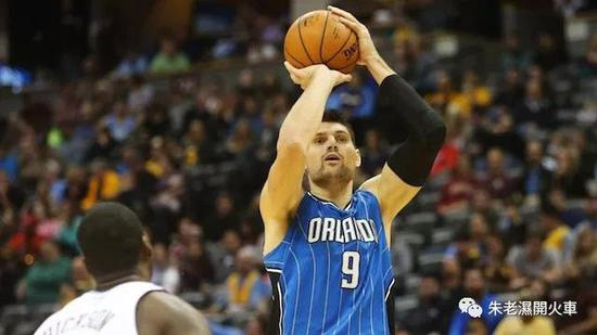 （Vucevic是今年球員市場中，身價最高的中鋒球員）