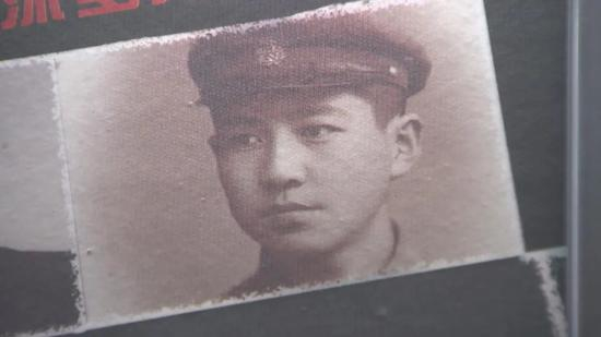 学生时代的李朝贵