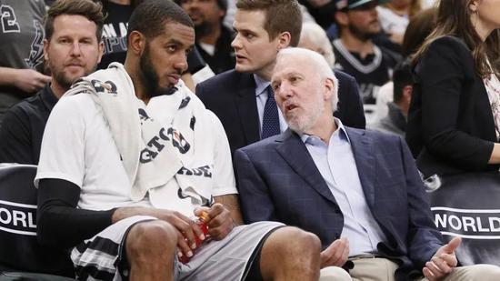 阿德在马刺也曾受到质疑