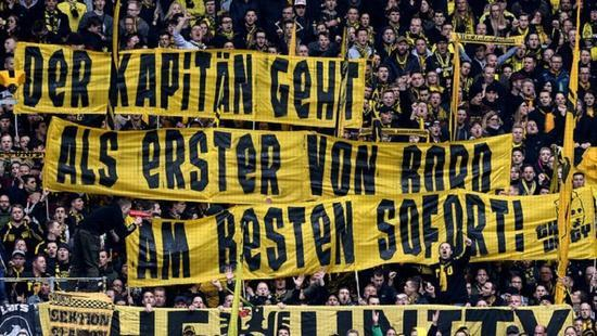 胡梅尔斯因为转会拜仁而受到多特球迷指责