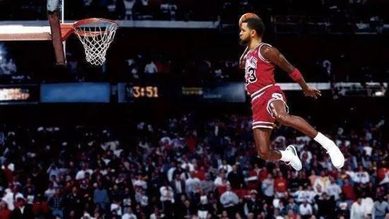 网友把范弗利特PS成了乔丹。