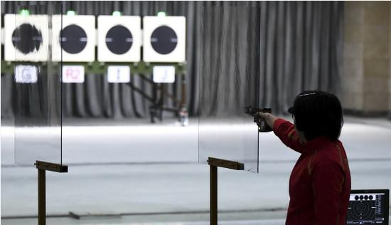 2019年&nbsp;11月20日，中国选手张靖婧在国际射联步手枪世界杯总决赛女子25米手枪决赛中。新华社记者林善传摄