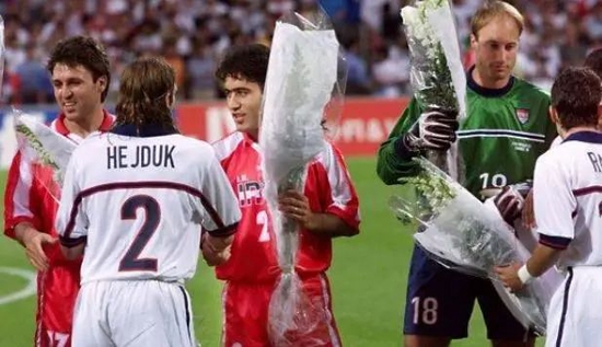 白玫瑰在伊朗象征和平