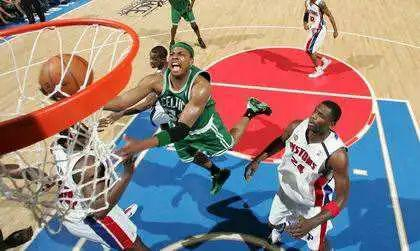 皮尔斯无疑是那年绿军的进攻头牌