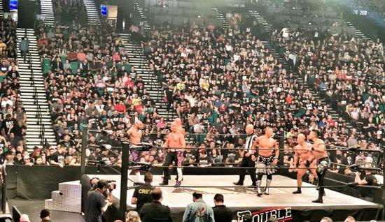 OWE健儿亮相美国拉斯维加斯。