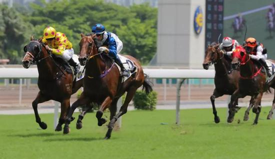 ‘精简最好’（左）