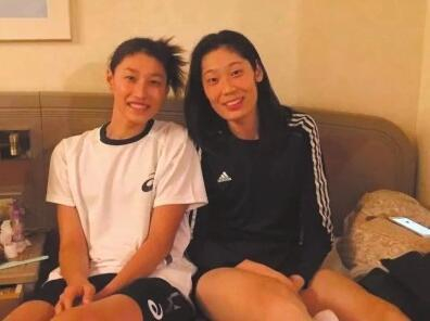  金软景与朱婷。资料图