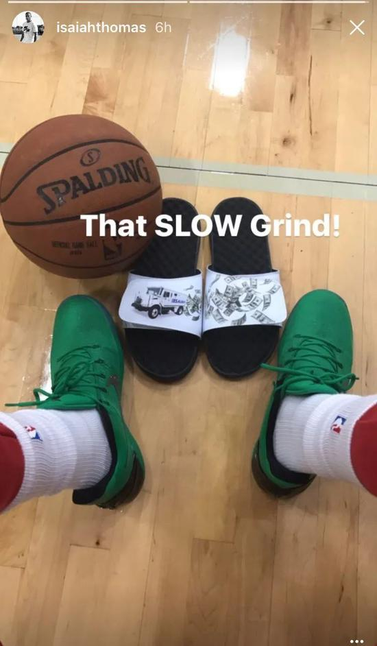 当年小托马斯把运钞车印到拖鞋上暗示凯尔特人要给他顶薪