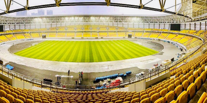 荷兰混合草坪完美首秀中超足球赛场