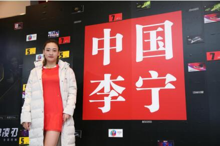 评选主要分为羽毛球服装穿搭及评委问答环节。