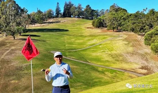 凯文-庞在18号洞果岭上