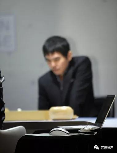 一代传奇的身影终将朦胧