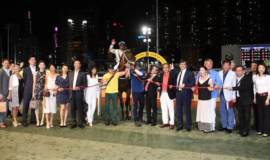 第7场 三班1000米赛事