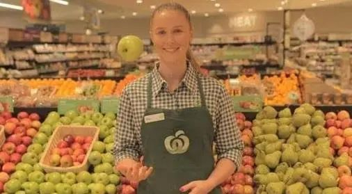 超市农产品区员工参加奥运