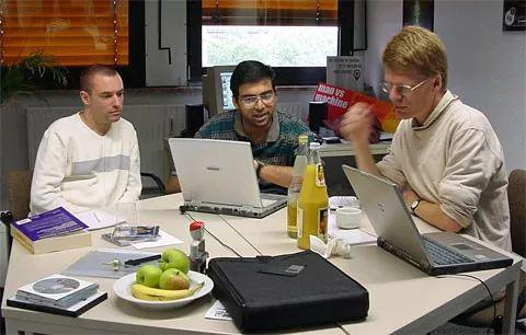 Anand&nbsp;with&nbsp;Matthias Wüllenweber， co-founder of ChessBase