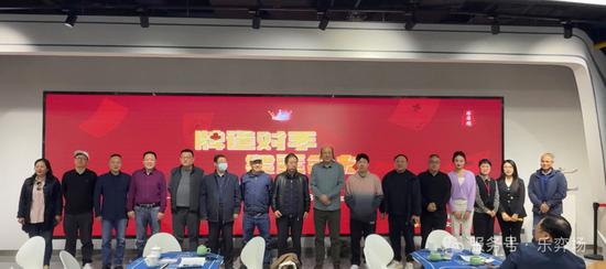 16組代表上台抽簽